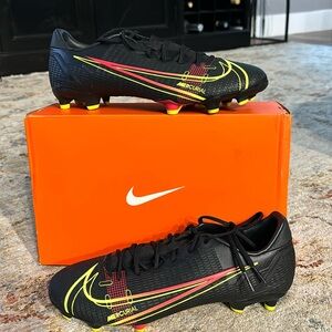 Nike Soccer Shoes NWT